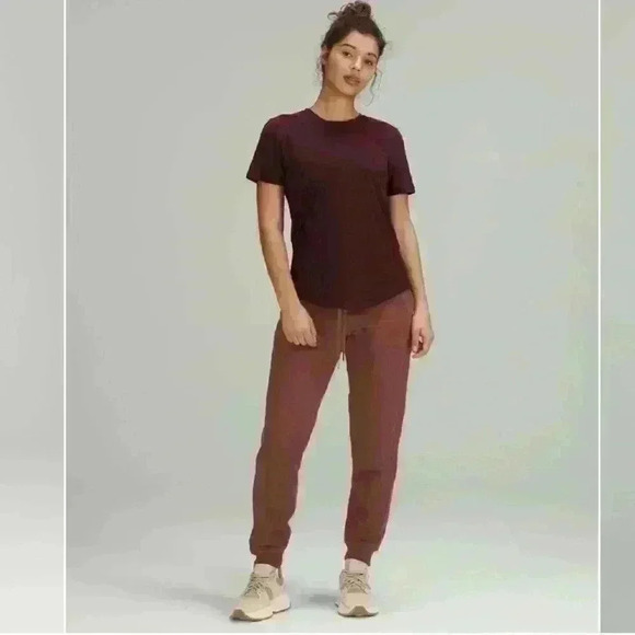 Lululemon Scuba High-Rise  Jogger - Picture 2 of 6